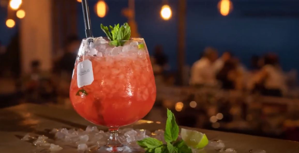 La Isla Beach Bar Restaurant  Η απόλυτη γαστρονομική εμπειρία και τον χειμώνα.