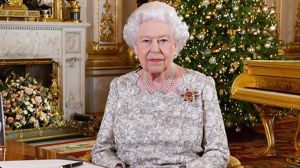 Βασίλισσα Ελισάβετ: Αυτό είναι το αγαπημένο κοκτέιλ της για τα Χριστούγεννα – Η συνταγή για να το παρασκευάσετε