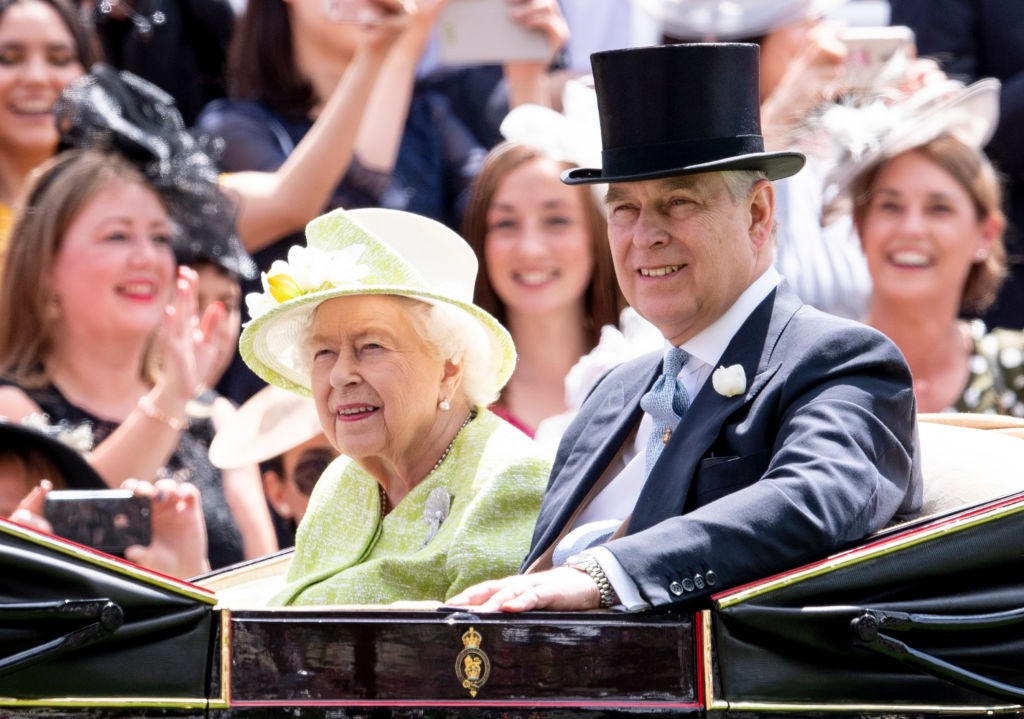 Πρίγκιπας Άντριου: Έχασε όλους τους βασιλικούς τίτλους με απόφαση της Βασίλισσας