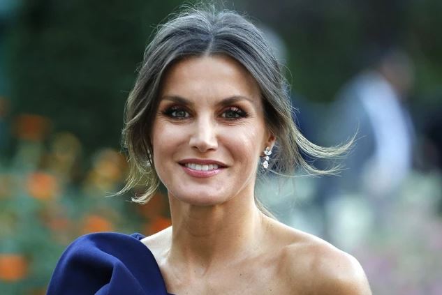 Βασίλισσα Letizia: Εμφανίστηκε με φόρεμα 40 ετών που άνηκε στην πεθερά της