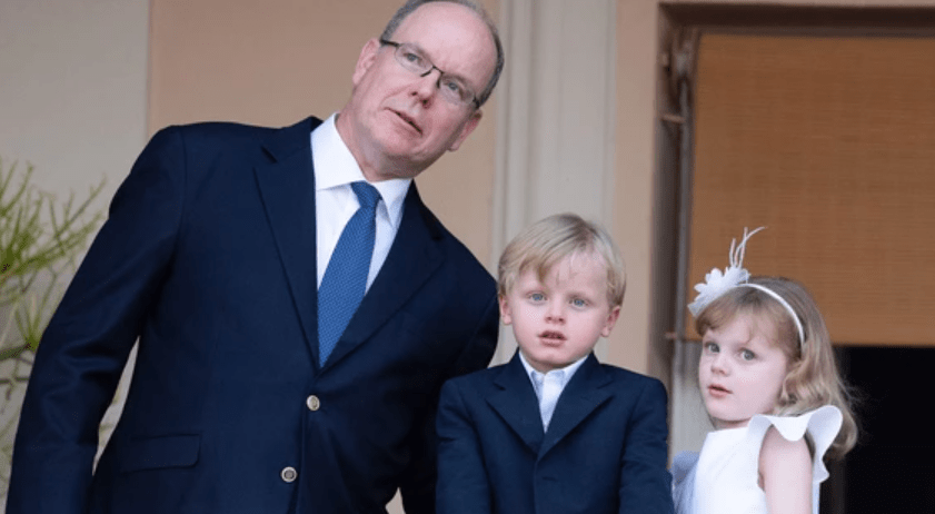 Πρίγκιπας Αλβέρτος: Τα τέσσερα παιδιά του ποζάρουν μαζί για πρώτη φορά