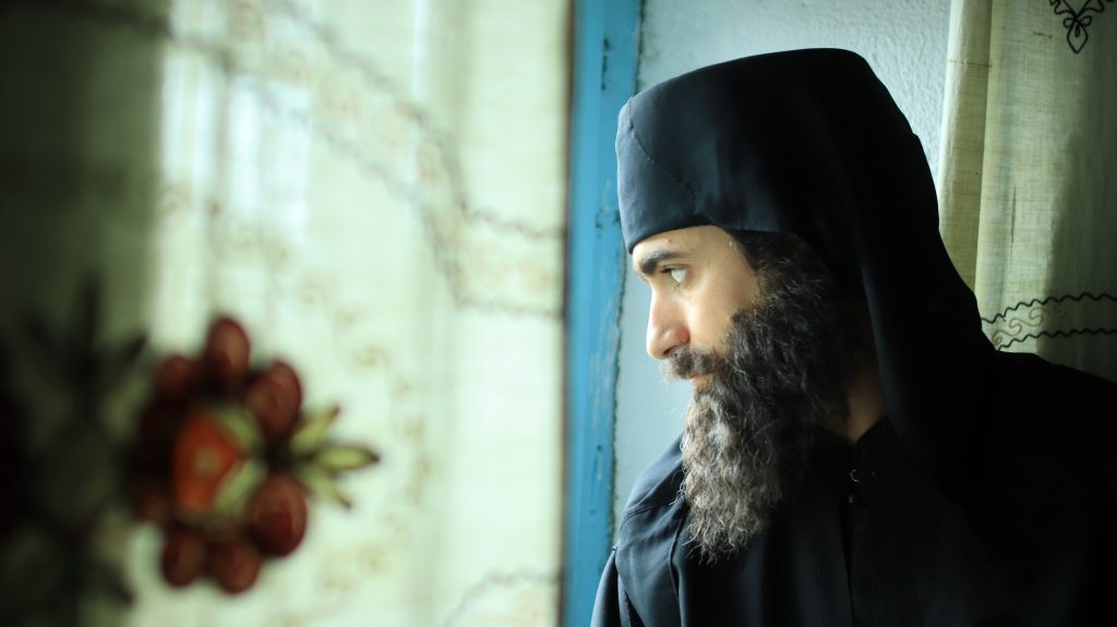 Πασίγνωστη τραγουδίστρια αποκάλυψε ότι ο Άγιος Παΐσιος είναι... θείος της  - Ποια είναι;