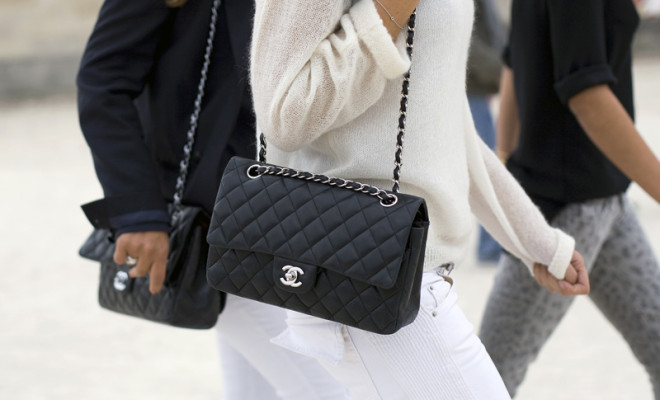 Chanel: Σταμάτα τις πωλήσεις σε Ρώσσους, ακόμη και αν ψωνίζουν από άλλη χώρα