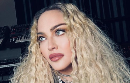 Το instagram μπλόκαρε τη Madonna και εκείνη αντιδρά