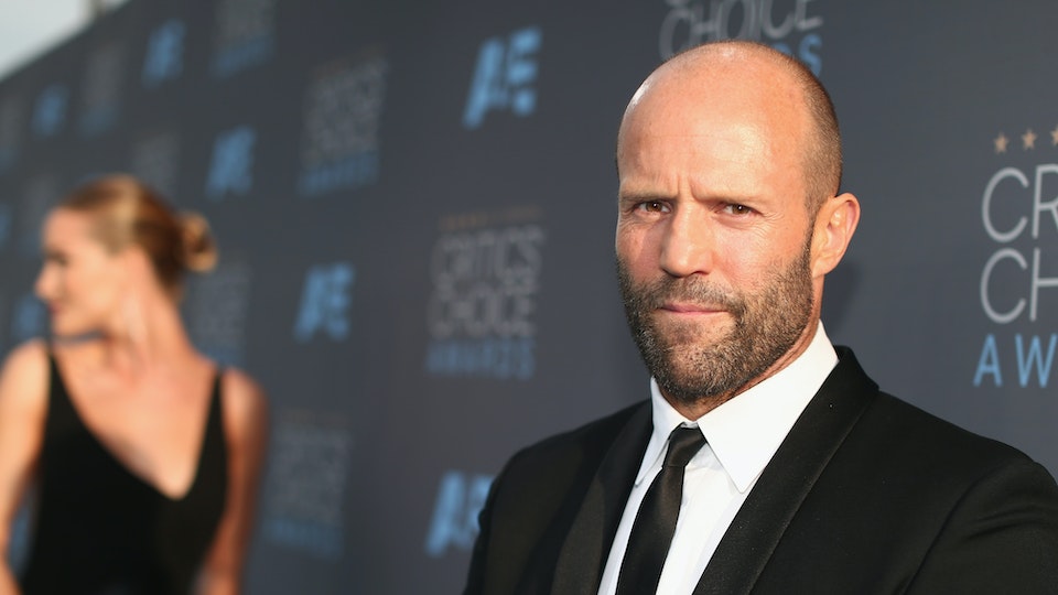 Jason Statham: Στην Ελλάδα για διακοπές και χαλαρός σε ταβερνάκι - Σε ποιο νησί βρίσκεται;
