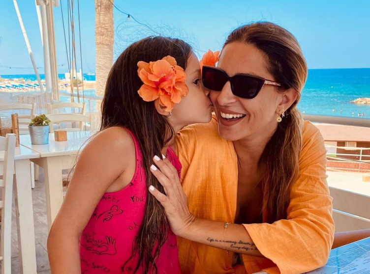 Κωνσταντίνα Ευριπίδου: Οι τρυφερές ευχές στην κόρη της για την ονομαστική της εορτή