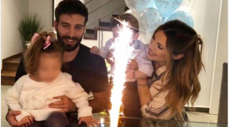 H Aριστοτέλους λάμπει από ευτυχία στη βάφτιση του γιου του αδερφού της