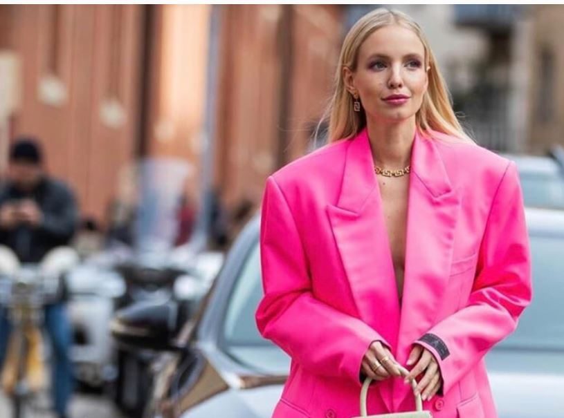 Zara, H&M, Mango: Τα οικονομικά fashion items που θα σου χαρίσουν”Barbiecore” looks