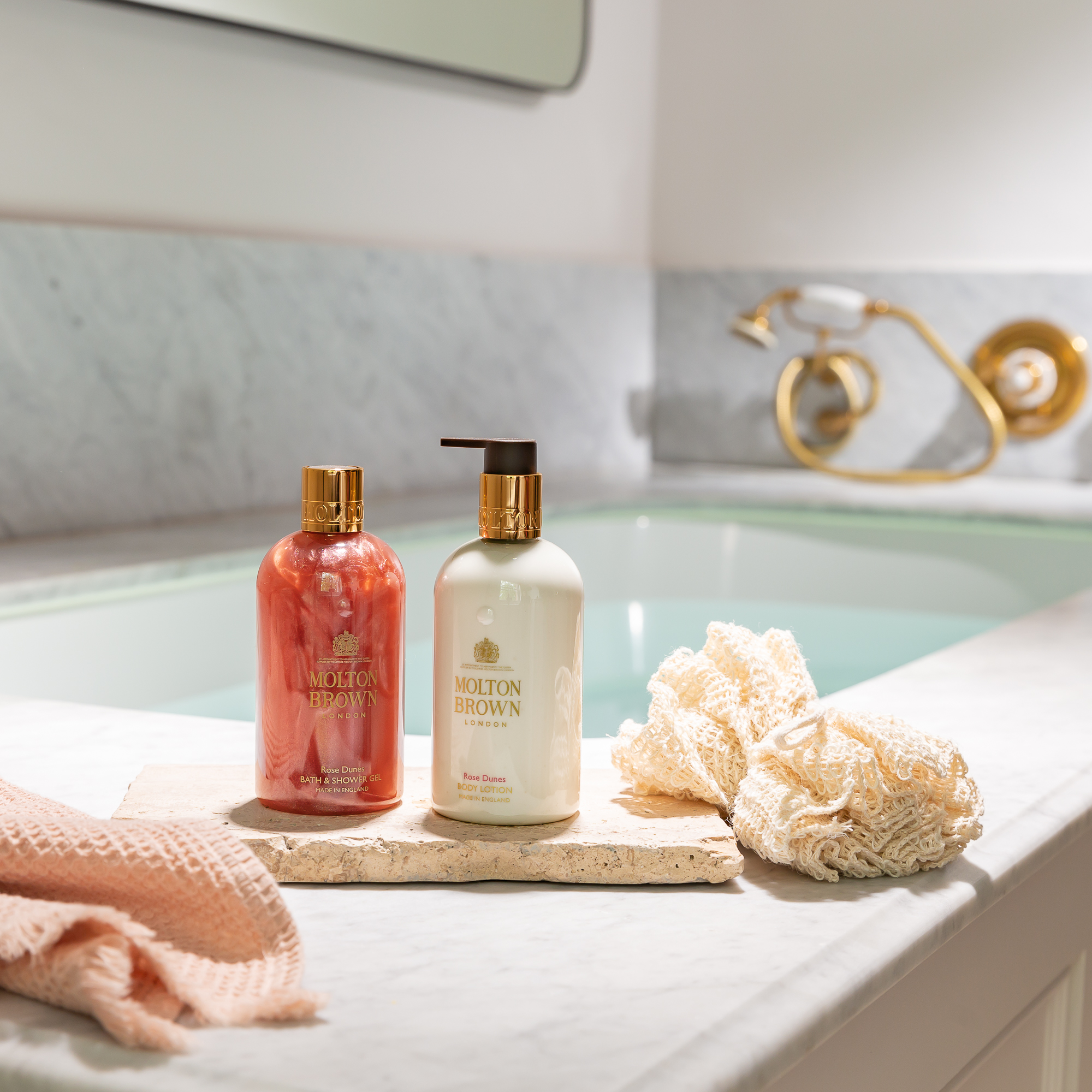 Η Molton Brown, μαγεύει τις αισθήσεις σας με την πρώτη συλλογή αρωμάτων  Rose Dunes.