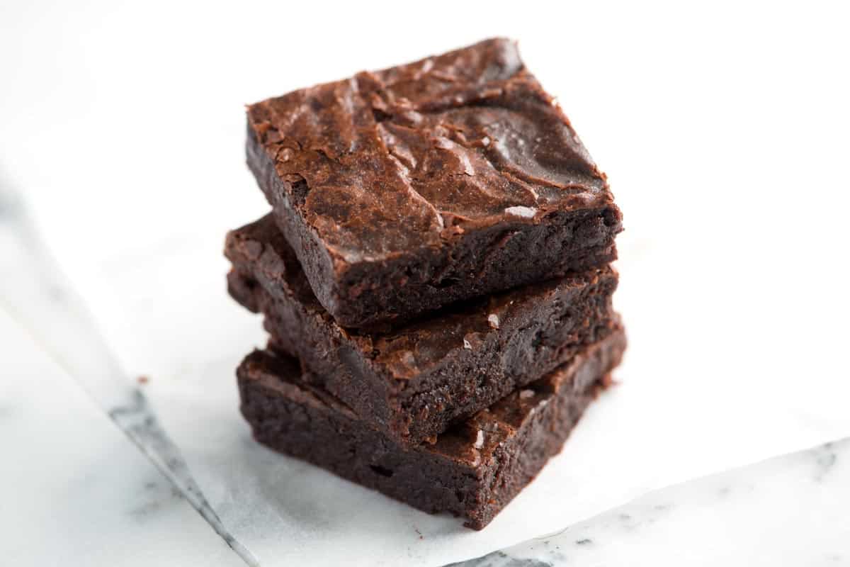 Φτιάξε brownies με μόνο 3 υλικά!