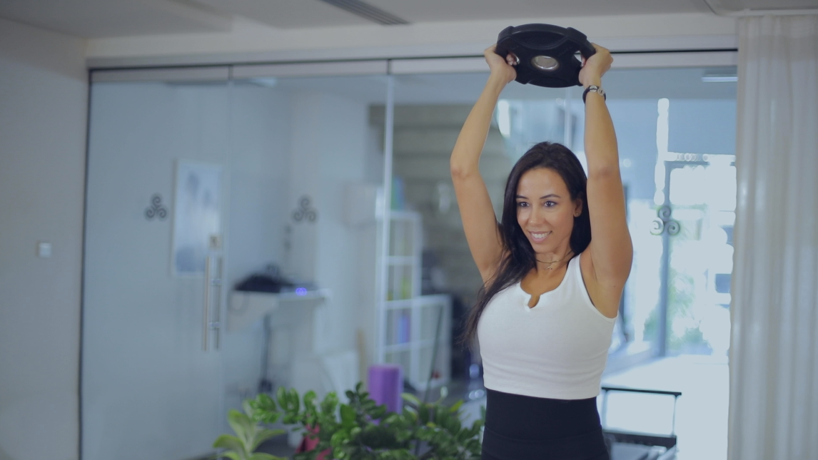 Η Κρίστυ Λουκά έχει το “fitness μυστικό” που θες να μάθεις για…ασκήσεις για δυνατά και καλλίγραμμα χέρια