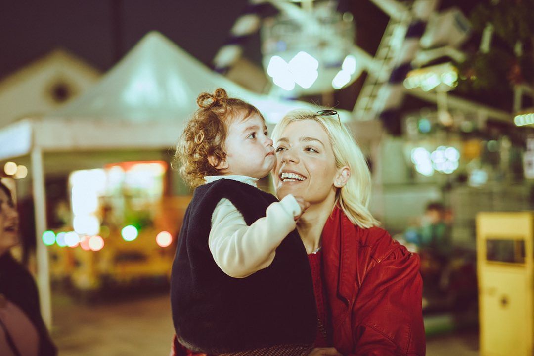 Άντρη Καραντώνη: Πήγε στο λούνα παρκ με τις κόρες της (ΦΩΤΟ)