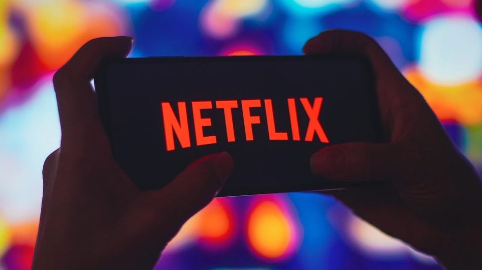 Σάλος με πρωταγωνίστρια του Netflix: Πήγε σε γύρισμα με... κορωνοϊό