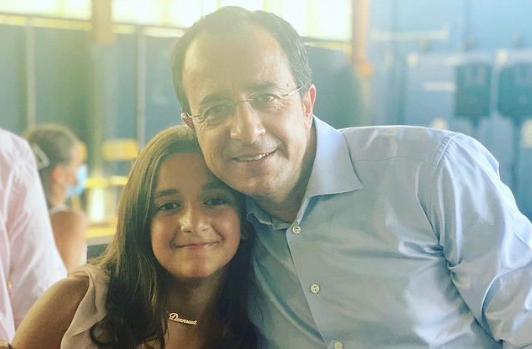 Γιορτάζει ο Νίκος Χριστοδουλίδης: Οι ευχές της κόρης του και η τρυφερή φωτογραφία