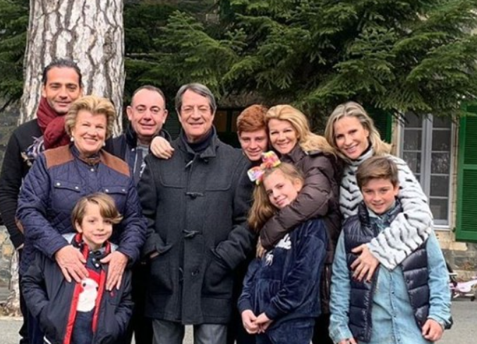 “Μου έλειψε η ιδιωτική ζωή…”: Ο Νίκος Αναστασιάδης για τον εγγονό του και την οικογένεια του