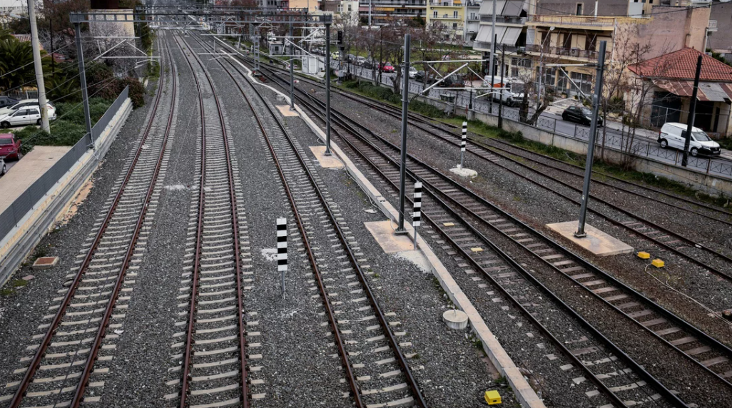 Τραγωδία στα Τέμπη: Πώς εκπαιδεύεται ένας μηχανοδηγός στην Ευρώπη και πώς στην Ελλάδα;