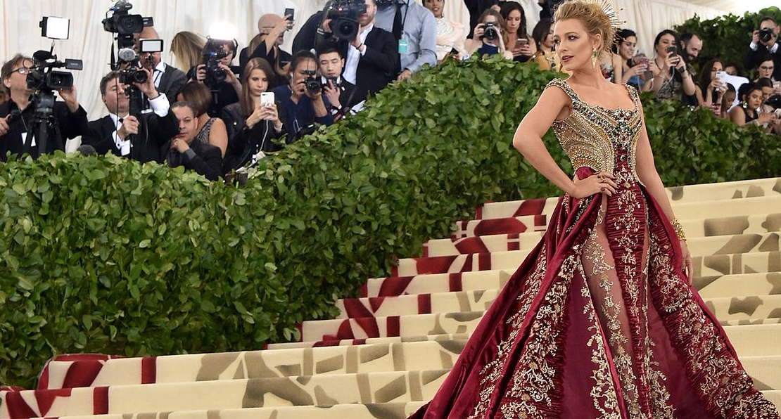 Met Gala: Αυτή είναι η γυναίκα που καταφέρνει πάντα να κλέβει τις εντυπώσεις με τα εκθαμβωτικά looks της