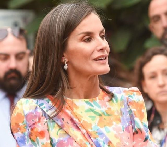 Βασίλισσα Letizia: Φόρεσε το ιδανικό φόρεμα για την άνοιξη και είναι αρκετά οικονομικό