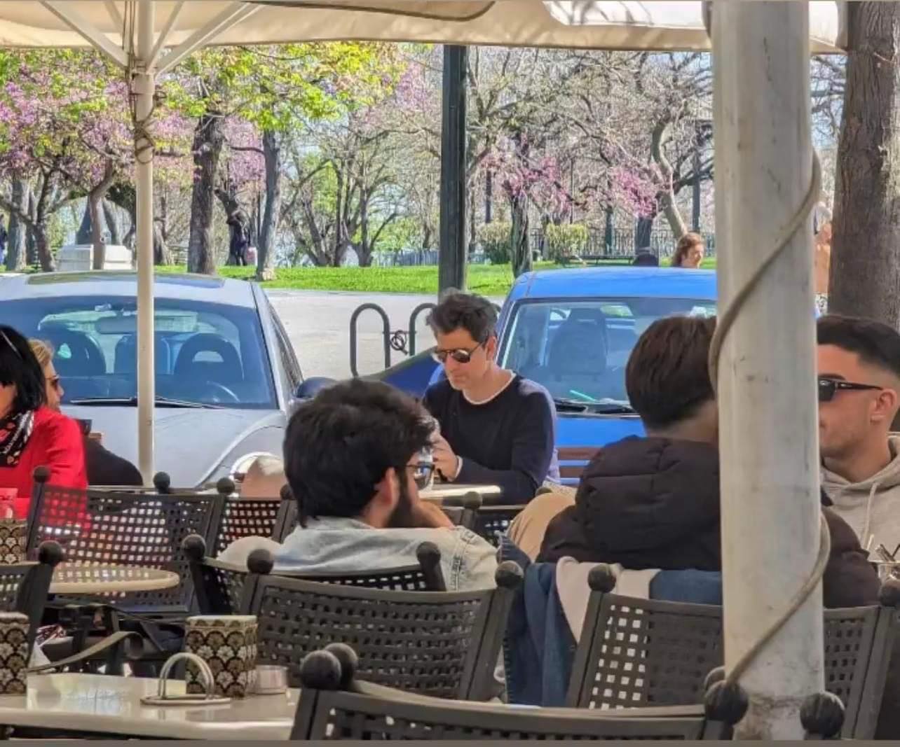 Paparazzi: “Τσακώσαμε” τον Ρουβά στην Κέρκυρα – Μόνος του για… καφέ(ΦΩΤΟ)