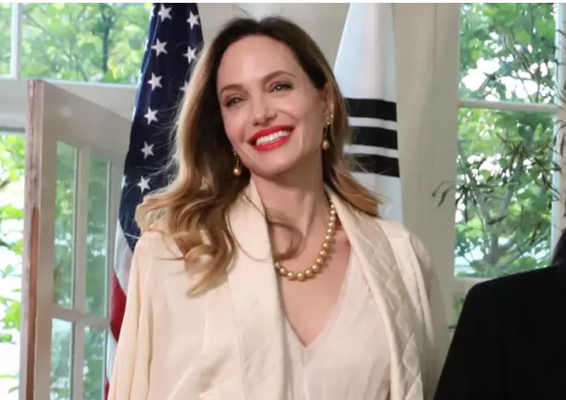 Angelina Jolie: Tο σύνολό της στον Λευκό οίκο είναι μια ώδη στην κομψότητα