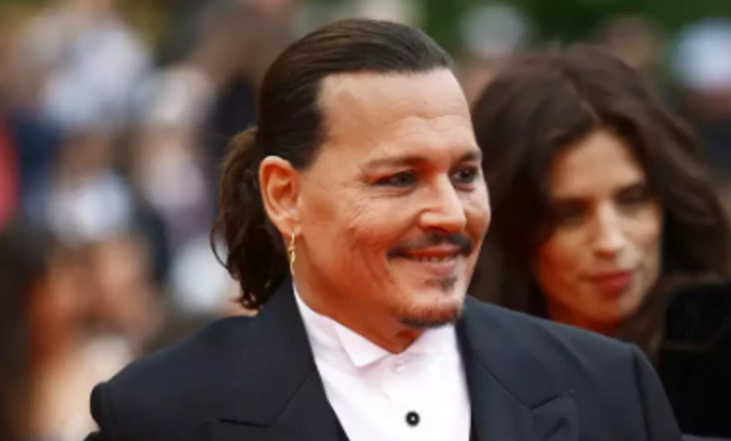 Johnny Depp: Έβαλε τα κλάματα μετά το 7λεπτο χειροκρότημα του πλήθους στο Φεστιβάλ Καννών