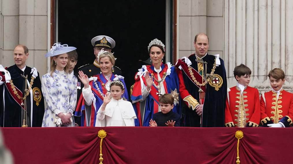Κέιτ Μίντλετον: Κατατρόμαξε στην τελετή στέψης του Βασιλιά Καρόλου – Η στιγμή που «έχασε» τον πρίγκιπα Τζόρτζ