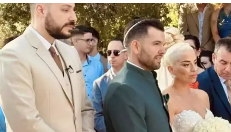 Πέτρος Συρίγος: Ντύθηκε γαμπρός πλάι στην σύντροφο του, Ρένα Θωμά