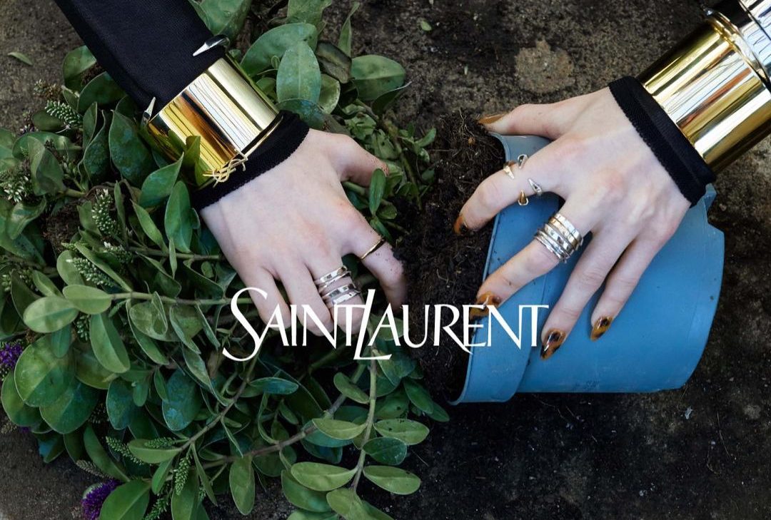 Ο οίκος Saint Laurent λανσάρει την πρώτη του συλλογή κοσμημάτων
