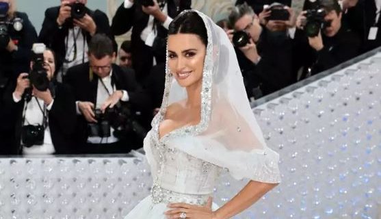 Penelope Cruz: Το beauty look της είναι ιδανικό  για τις μέλλουσες νυφούλες  