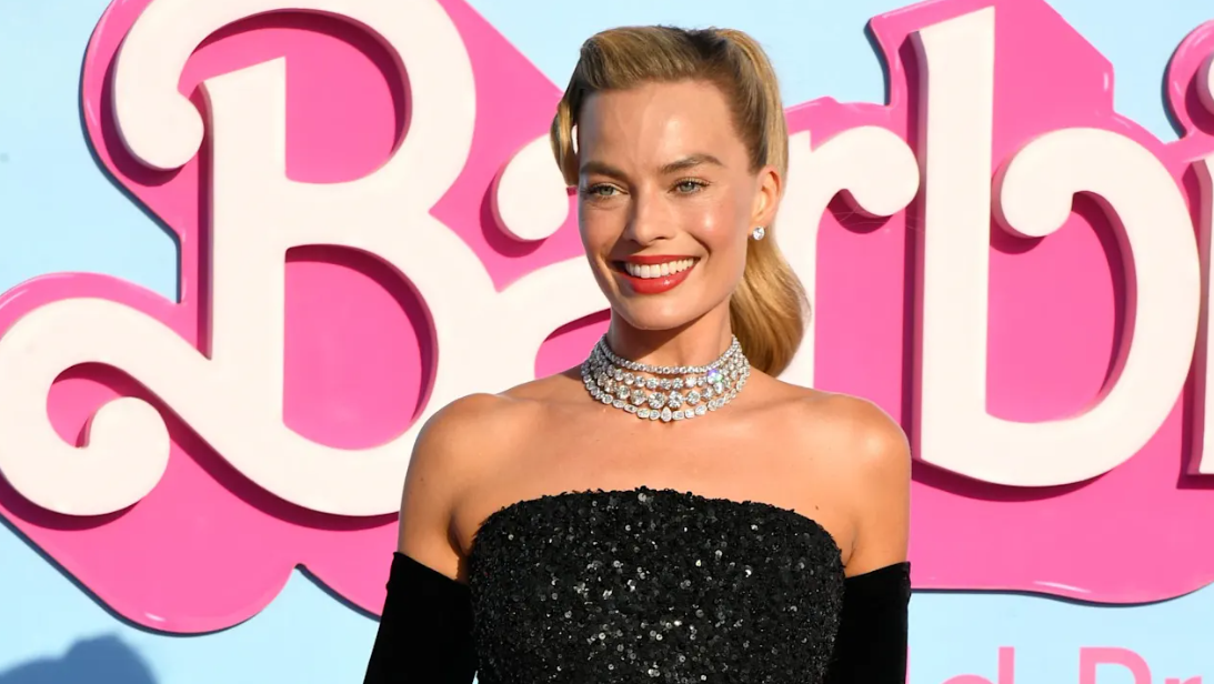 Barbie: Η ανατρεπτική εμφάνιση της Margot Robbie στην παγκόσμια πρεμιέρα