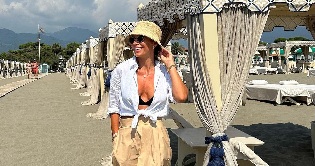 Ραμόνα Φίλιπ: Τα υπέροχα beach looks της στην Ιταλία που μας δίνουν έμπνευση
