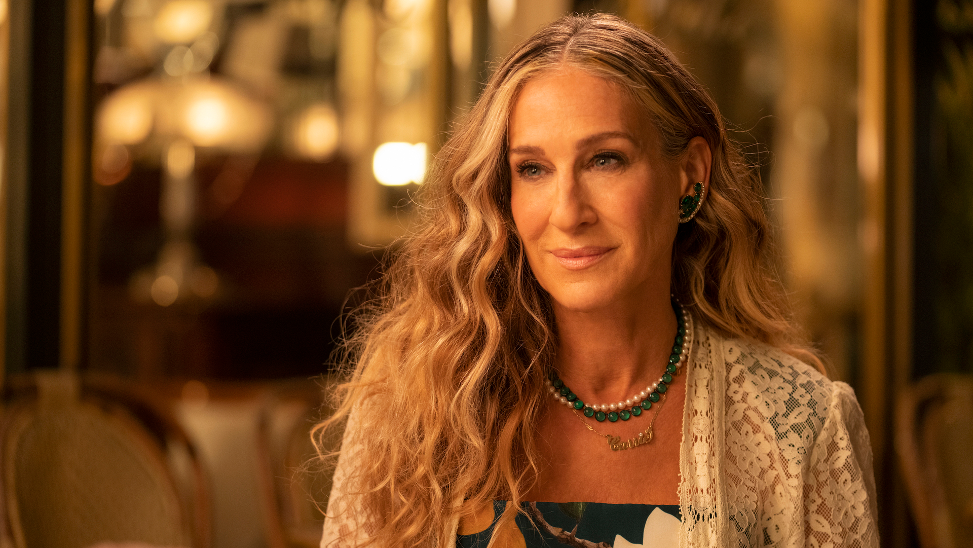 Carrie Bradshaw: Μιλά άπταιστα ελληνικά στο φινάλε του «And Just Like That»