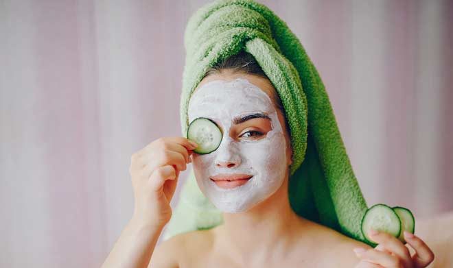 Beauté: Το φυσικό συστατικό που πρέπει να αποφεύγεις στις DIY μάσκες σου, αν έχεις ακμή