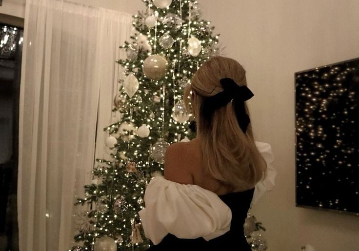 Christmas Hairstyles: 5 εντυπωσιακές ιδέες για τα looks των γιορτών