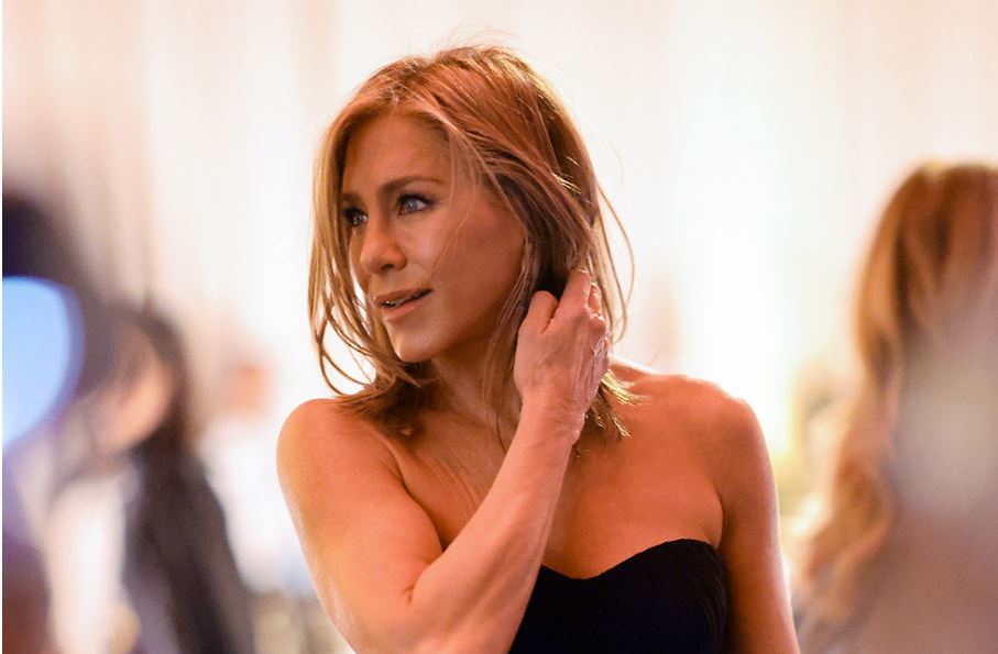 Η Jennifer Aniston υιοθέτησε το elegant καρέ της σεζόν