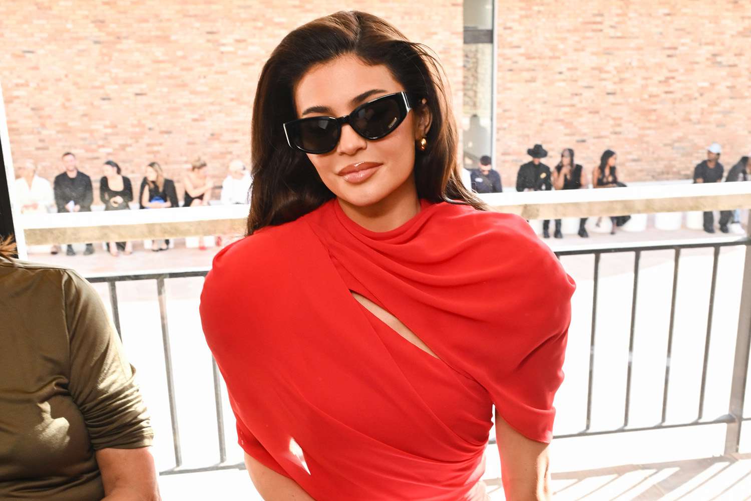 Kylie Jenner: H matchy-matchy εμφάνιση με την κόρη της, στο show του Jacquemus