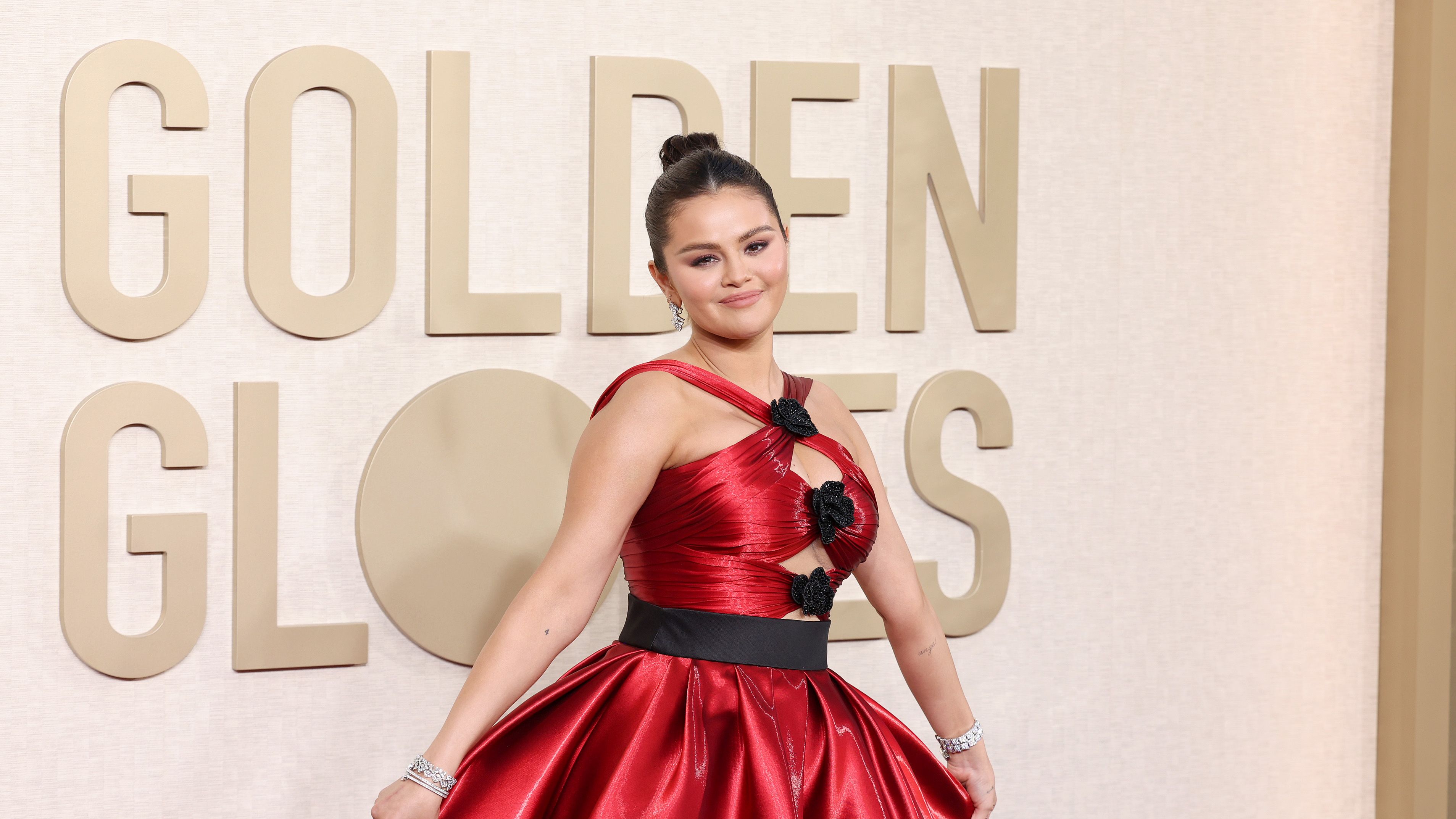 Selena Gomez: Αυτό είναι το βερνίκι του μανικιούρ τής στις Χρυσές Σφαίρες
