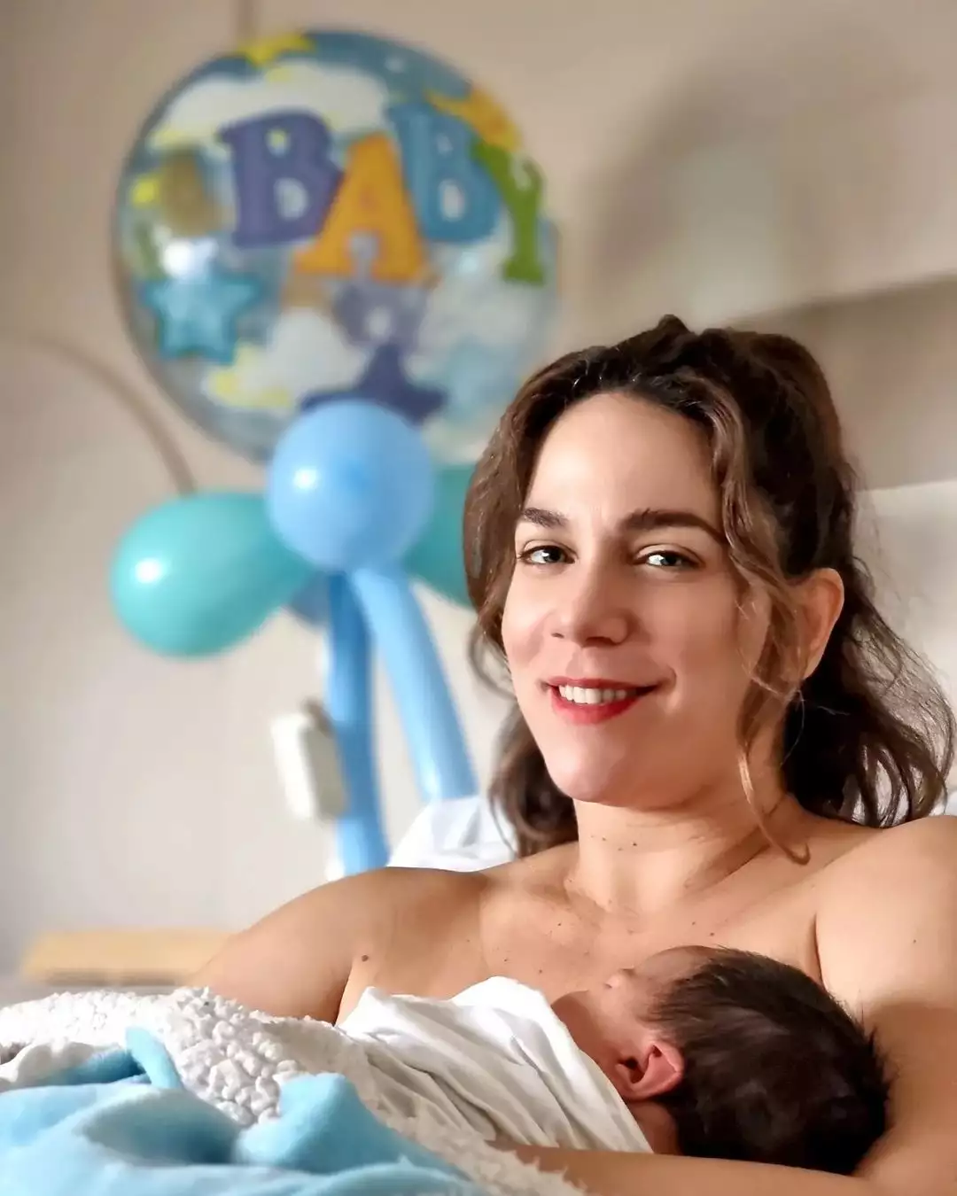 Κατερίνα Στικούδη: Η τρυφερή φωτογραφία αγκαλιά με τον νεογέννητο γιο της