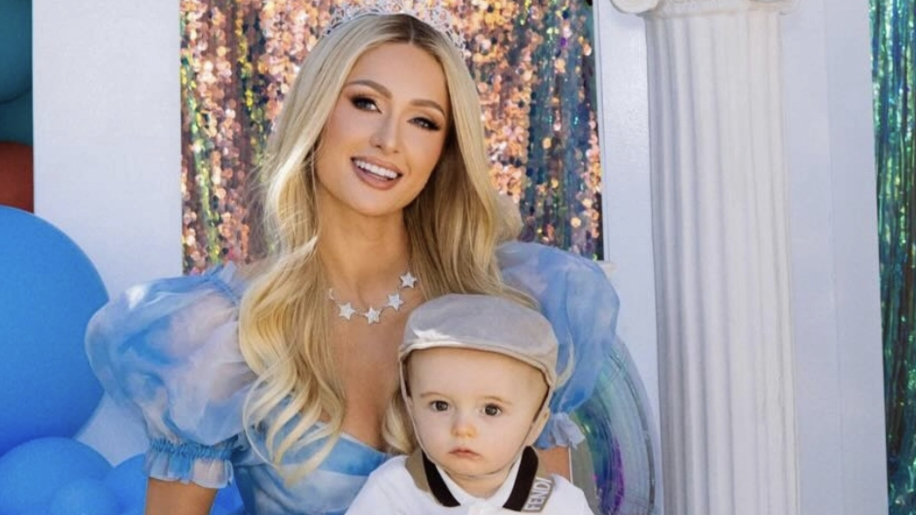 Paris Hilton: Ποζάρει μόνο με τον γιο της στο Instagram και τη ρωτάνε πού είναι η κόρη της