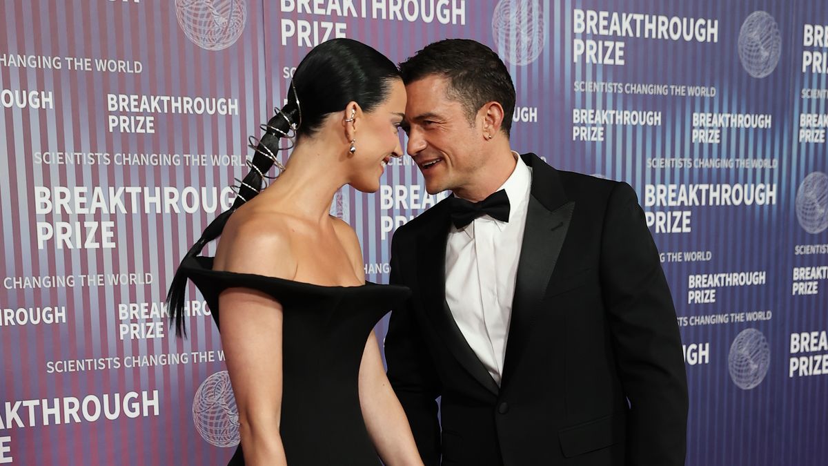 Katy Perry & Orlando Bloom: Οι γείτονες που φέρνουν τη μαγεία των Χριστουγέννων σε κάθε σπίτι