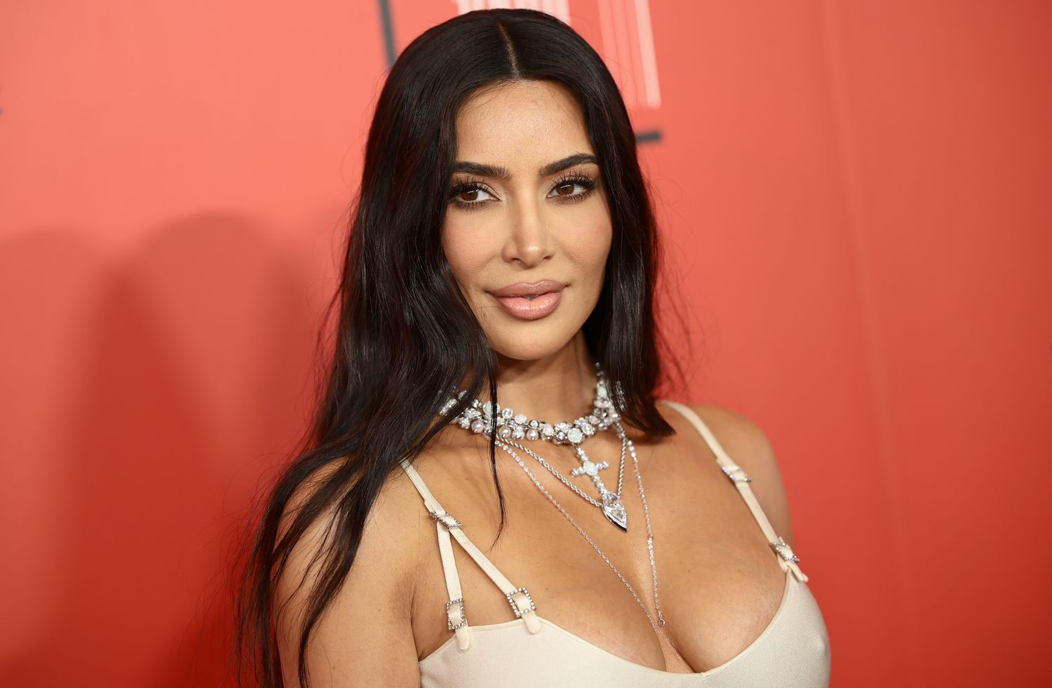 Kim Kardashian: Φόρεσε το πιο σέξι μαγιό και οι fans την αποθέωσαν!