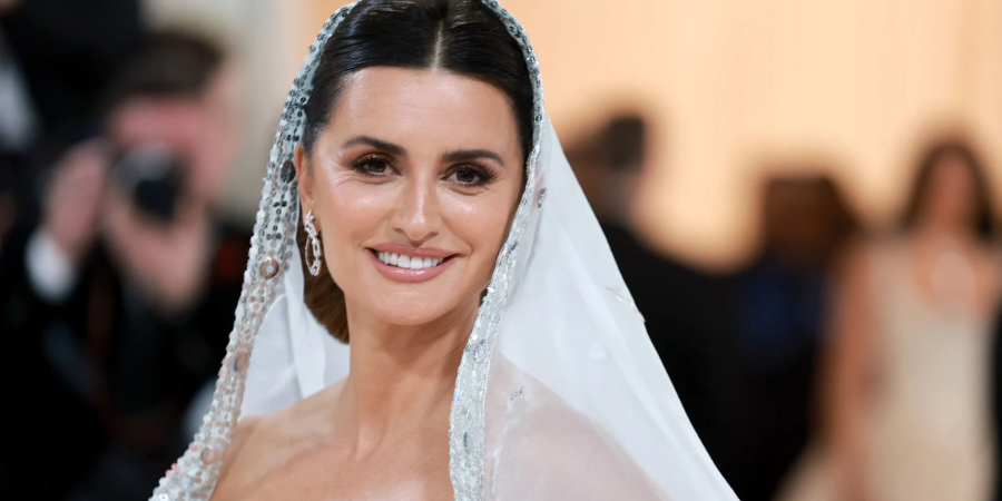 Penélope Cruz: Έγινε 50 και ανατρέχουμε στις best of εμφανίσεις της που υμνούν την κομψότητα