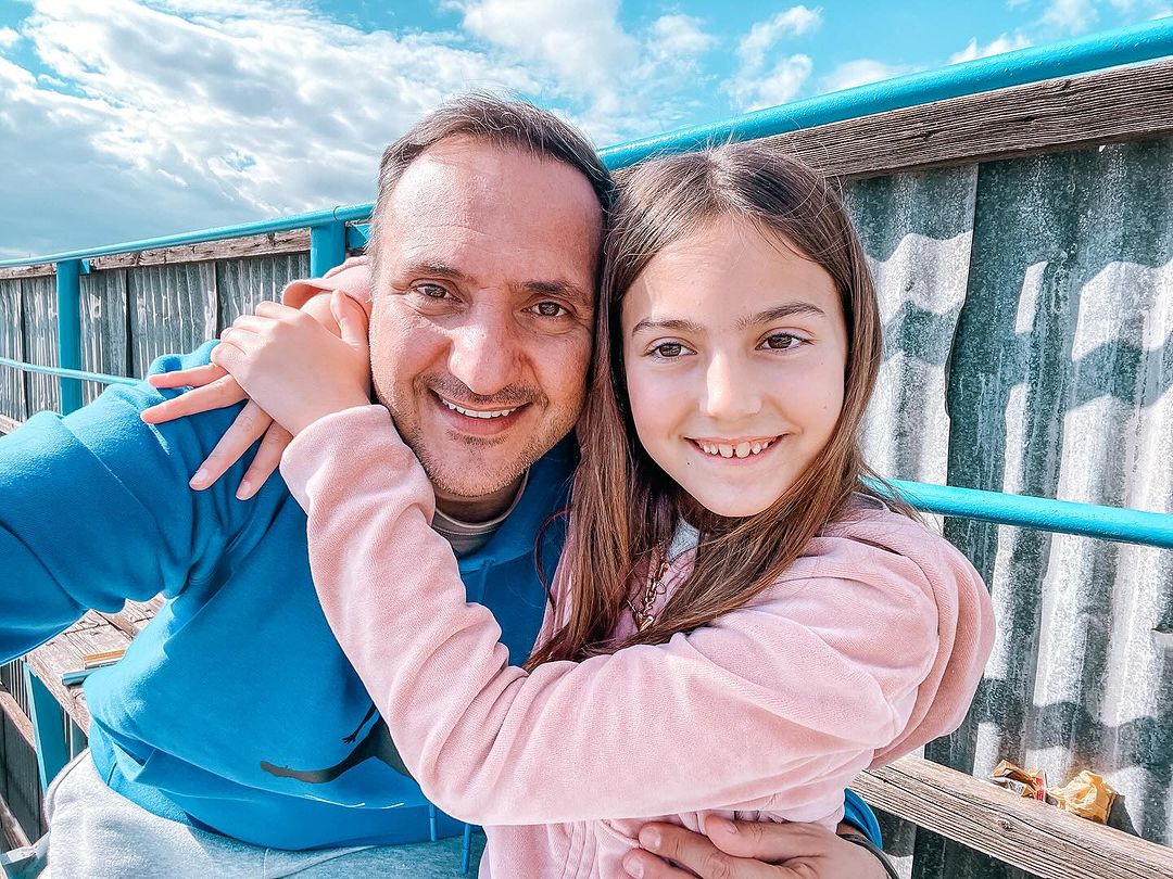 Κωνσταντίνος Κωνσταντίνου: Έτσι ευχήθηκε στην κόρη του που έχει γενέθλια