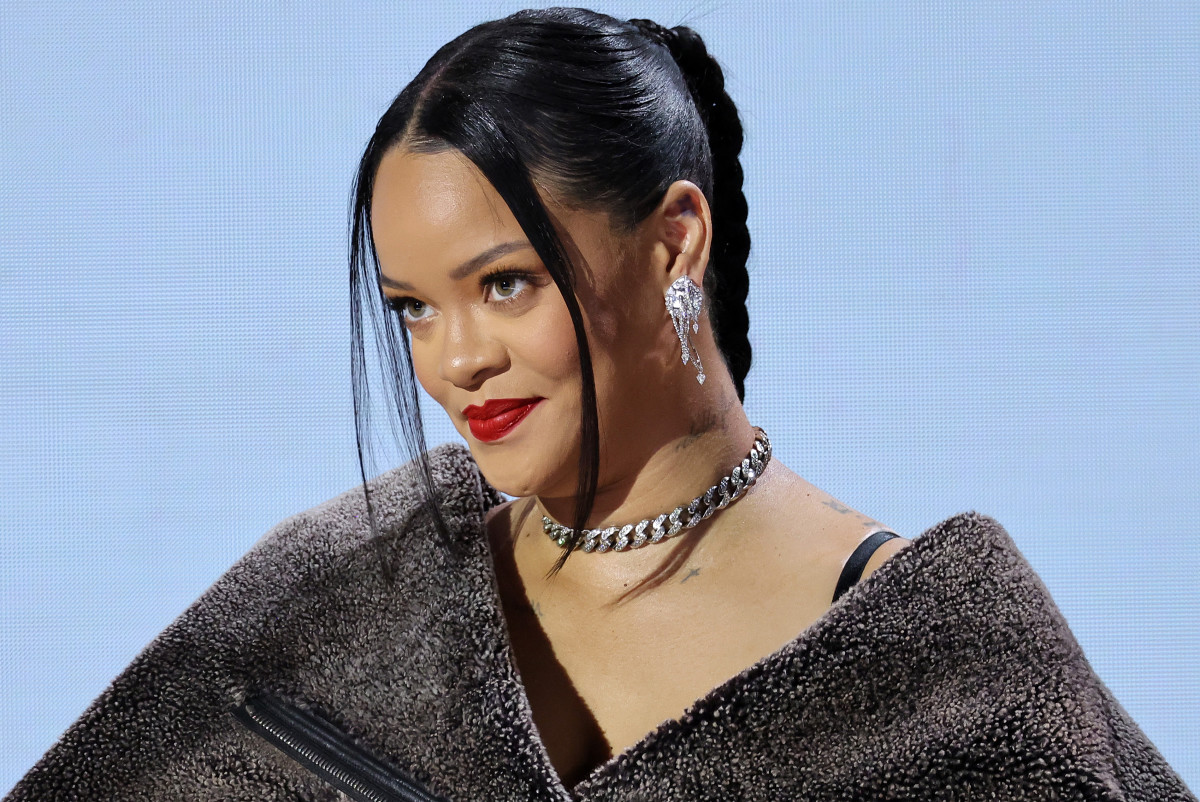 Rihanna: Η λεπτομέρεια στο lip look της που μπορείς να αντιγράψεις