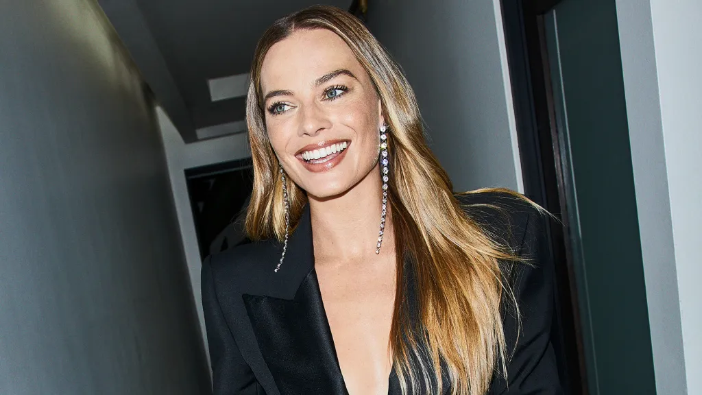 Margot Robbie: Αποκαλύπτει αν υπάρχουν εμπόδια στον γάμο της και για ποιον λόγο τσακώνεται με τον σύζυγό της
