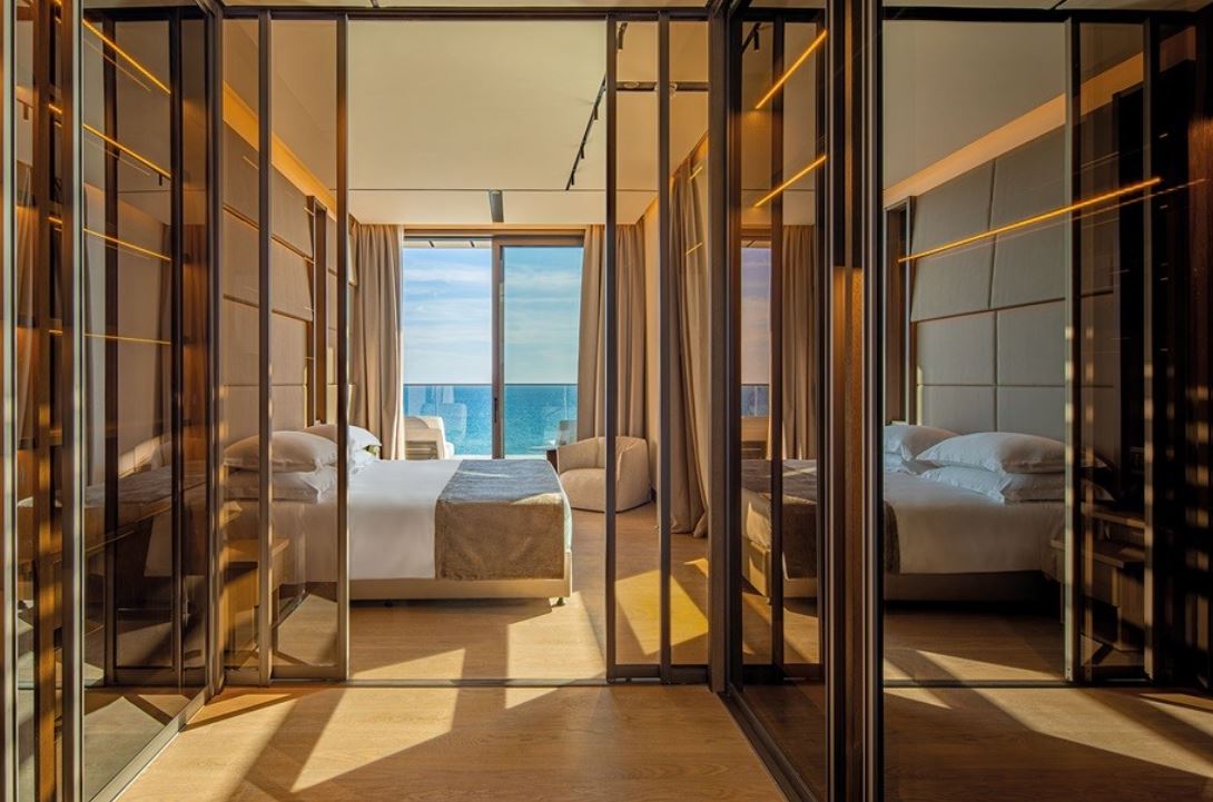 Το εμβληματικό Amathus Residences and Suites σηματοδοτεί τα 50 χρόνια λειτουργίας του Ξενοδοχείου Amathus