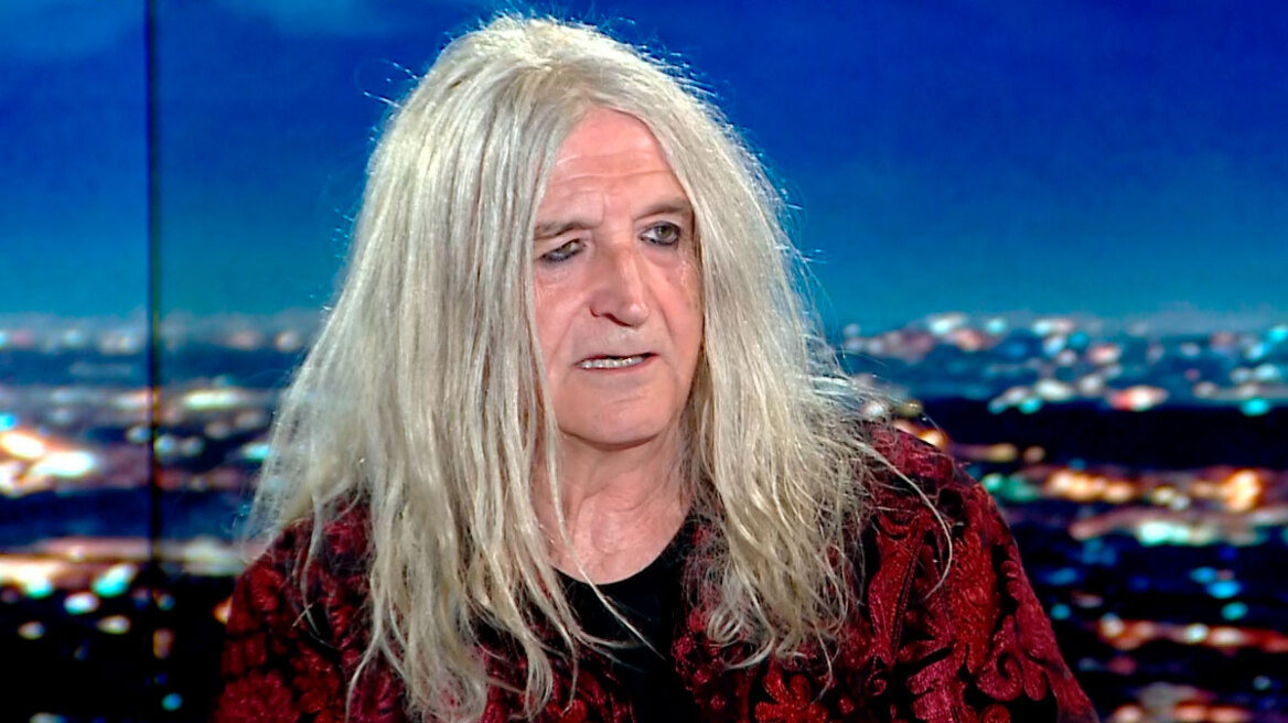 Νίκος Καρβέλας: «Αν γκρεμίσουμε τις εκκλησίες θα θεραπεύσουμε τη φτώχεια» (VIDEO)