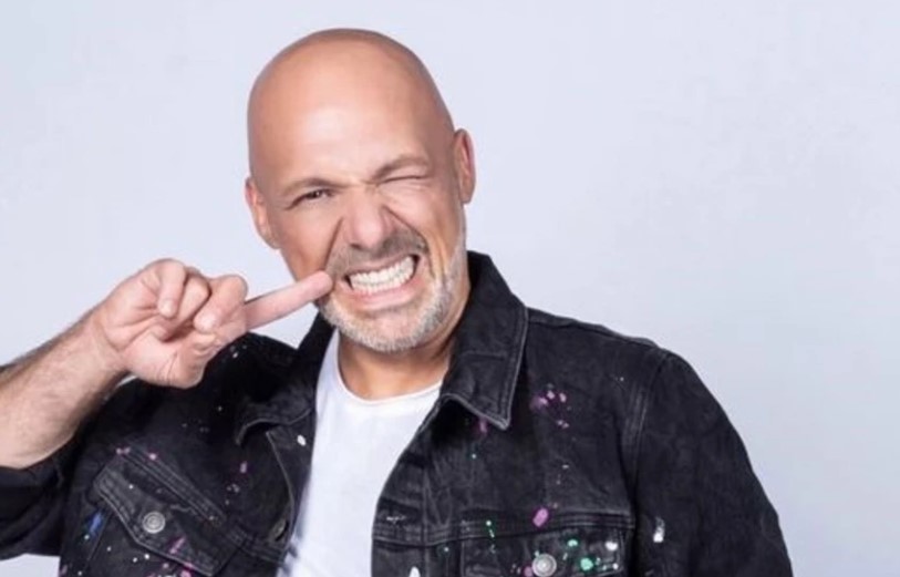 Νίκος Μουτσινάς: «Η πρώτη μου φορά δεν ευδοκίμησε, ήταν με κοπέλα»