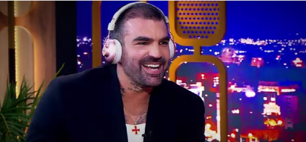 Δημήτρης Αλεξάνδρου: Το ανατρεπτικό παιχνίδι με την.... τσαέρα και η συνάντηση με την Αριστοτέλους