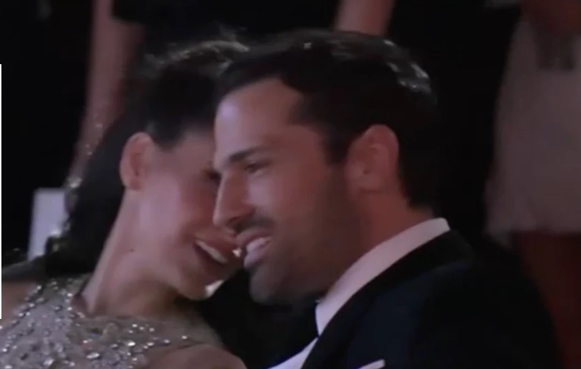 Κωνσταντίνος Αργυρός - Αλεξάνδρα Νίκα: Έντυσαν τον  γιο τους Άγιο Βασίλη